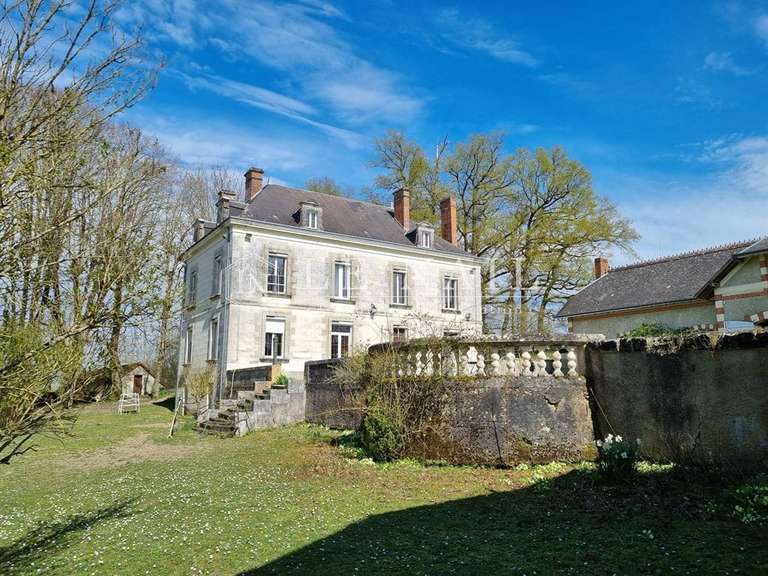 Manoir Loches - 17 chambres - 826m²