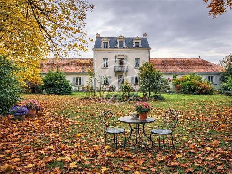 Propriété Loches - 8 chambres - 263m²