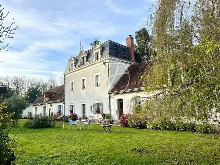 Propriété Loches - 8 chambres - 263m²
