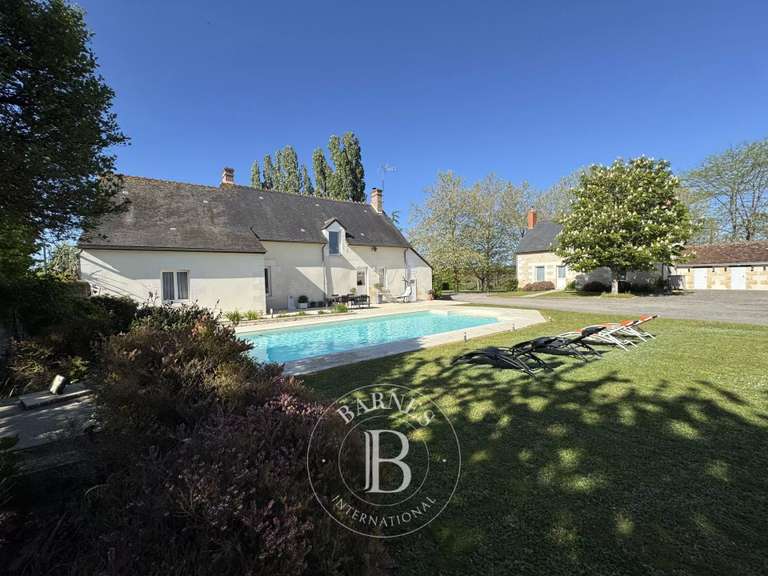 Propriété Loches - 6 chambres - 248m²
