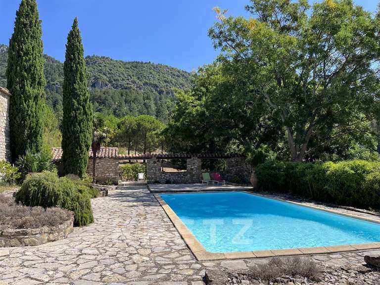 Maison Lodève - 2 chambres - 140m²