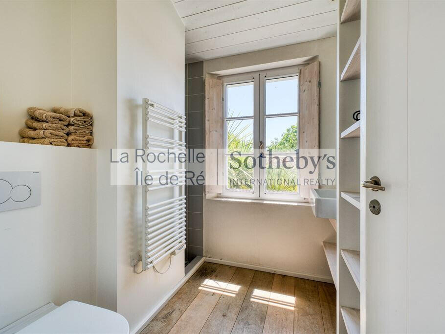 House Loix