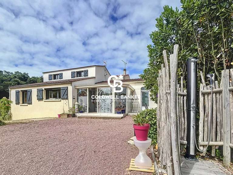 Maison Longeville-sur-Mer - 5 chambres - 203m²