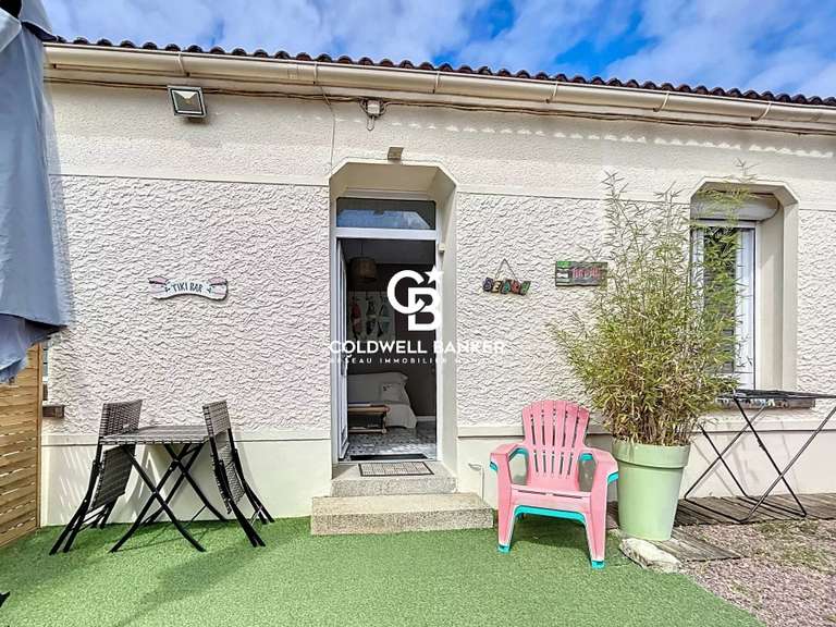 House Longeville-sur-Mer - 5 bedrooms - 203m²