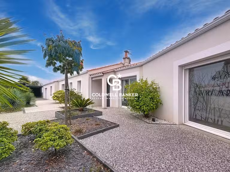 Maison Longeville-sur-Mer - 4 chambres - 170m²