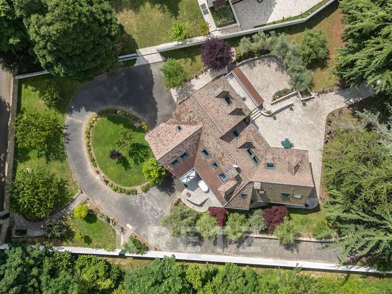 Maison Longpont-sur-Orge - 5 chambres - 510m²
