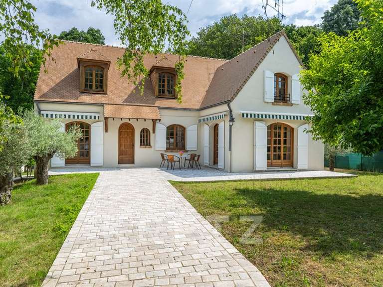 Maison Longpont-sur-Orge - 5 chambres - 321m²