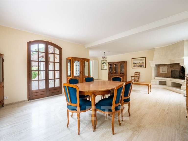 Maison Longpont-sur-Orge - 5 chambres - 207m²