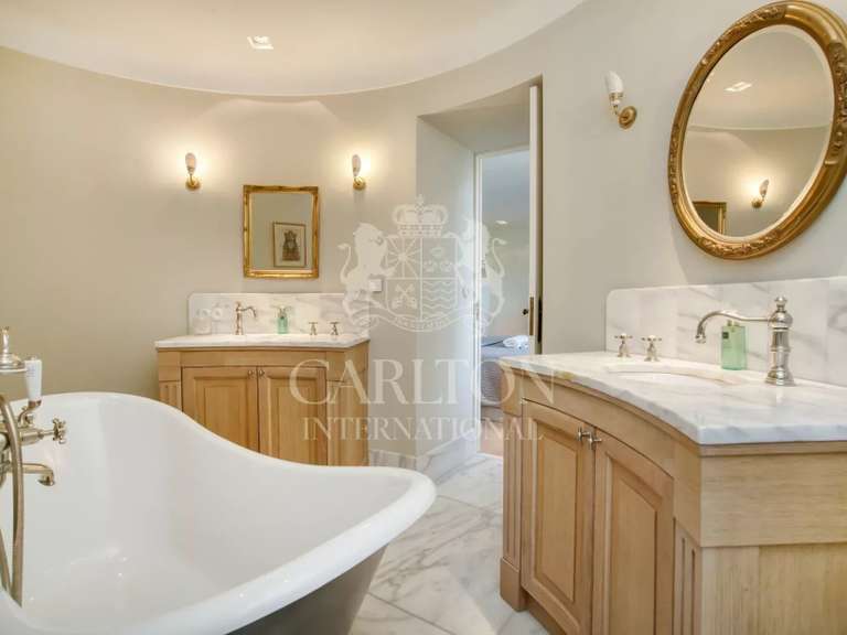 Château Lorgues - 10 chambres - 900m²