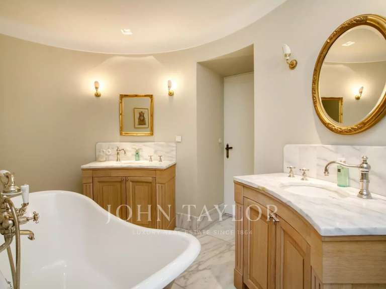 Château Lorgues - 10 chambres - 800m²