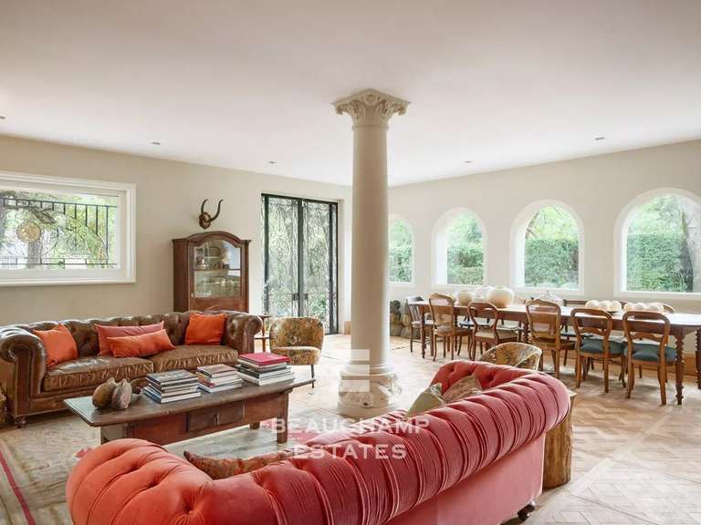 Château Lorgues - 15 chambres - 800m²