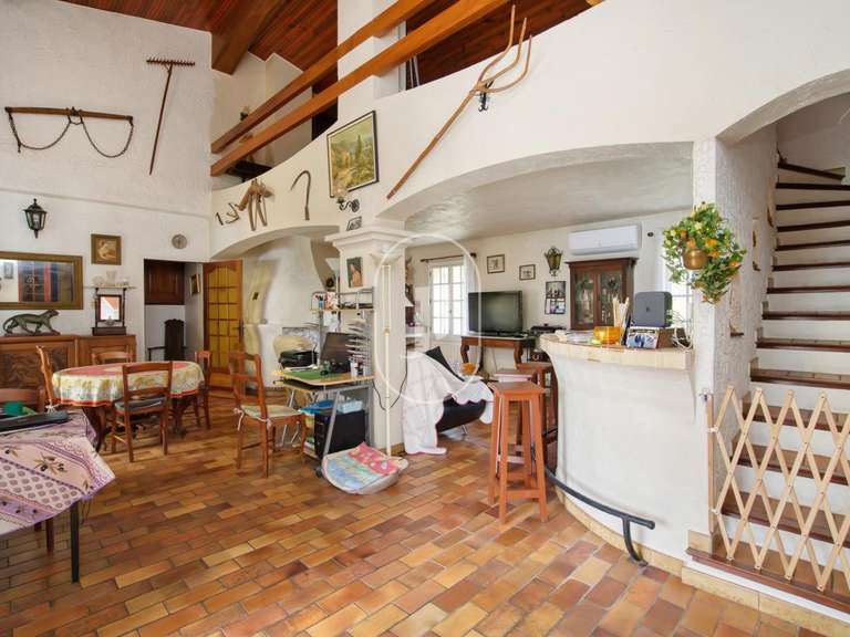 House Lorgues - 3 bedrooms - 187m²