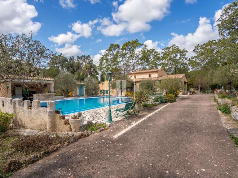 House Lorgues - 3 bedrooms - 187m²