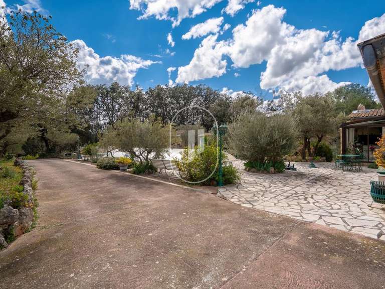 House Lorgues - 3 bedrooms - 187m²