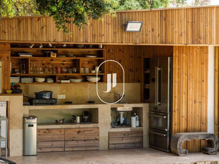 House Lorgues - 6 bedrooms - 270m²