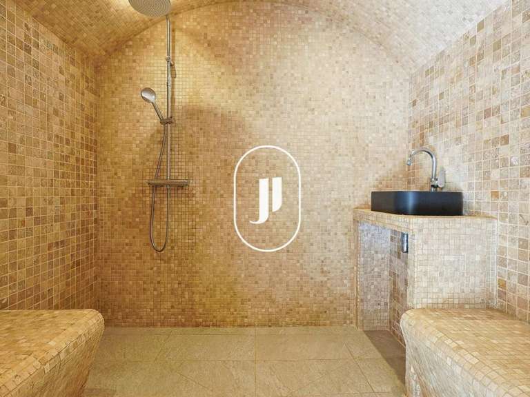 House Lorgues - 6 bedrooms - 270m²