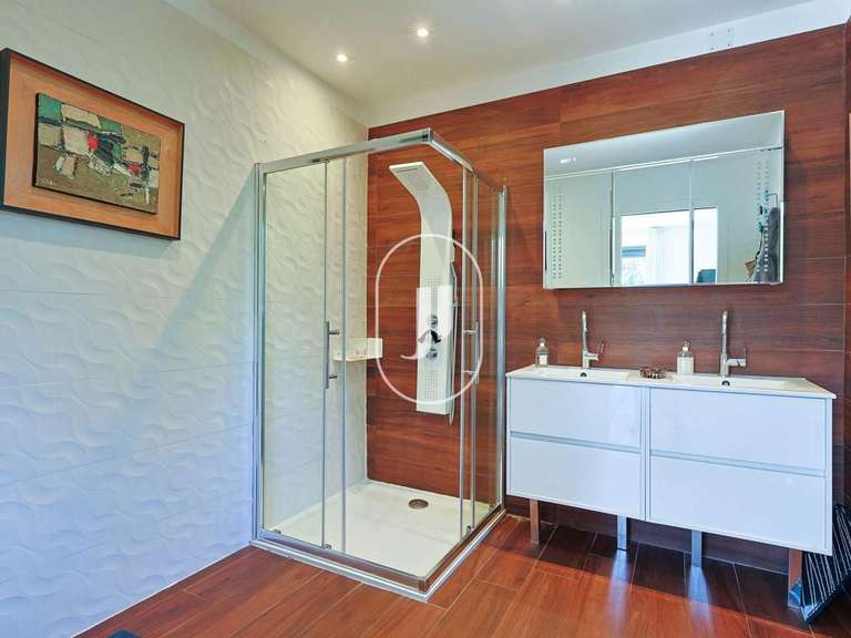 House Lorgues - 6 bedrooms - 270m²