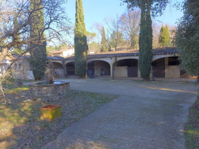 House Lorgues - 4 bedrooms - 166m²