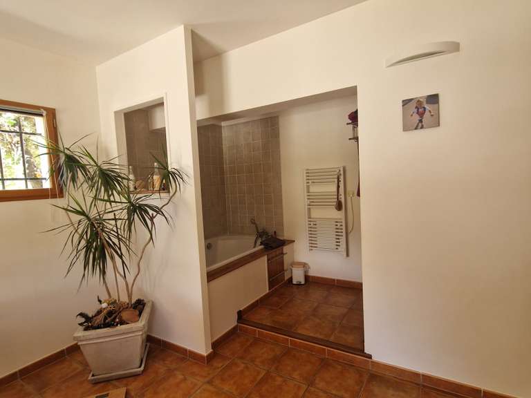 House Lorgues - 8 bedrooms - 236m²