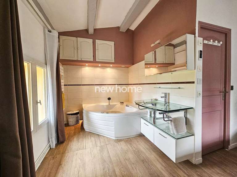 House Lorgues - 3 bedrooms - 180m²