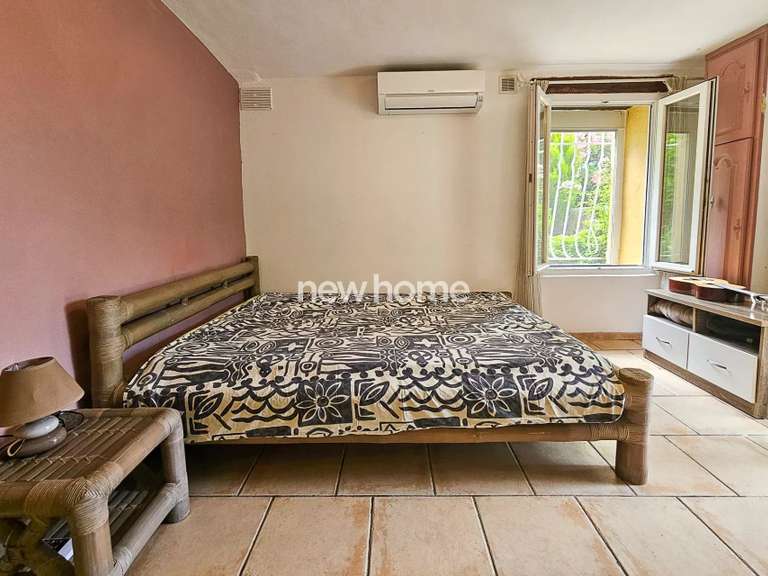 House Lorgues - 3 bedrooms - 180m²