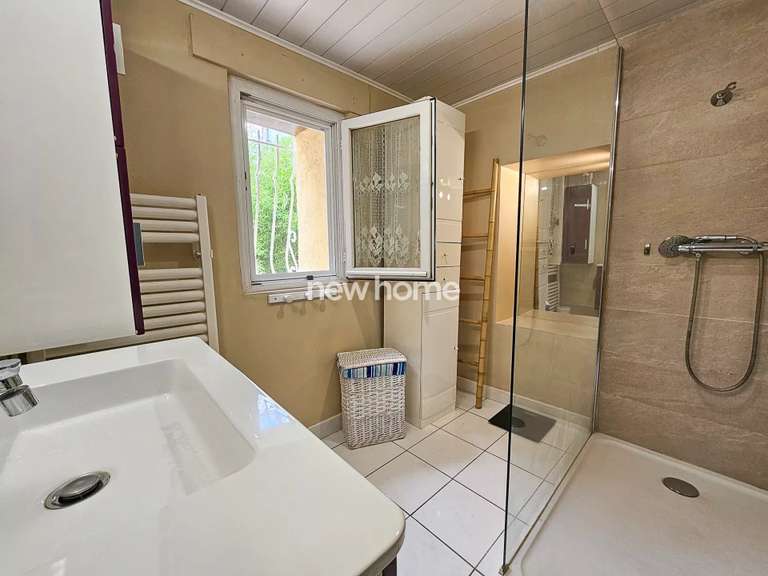 House Lorgues - 3 bedrooms - 180m²