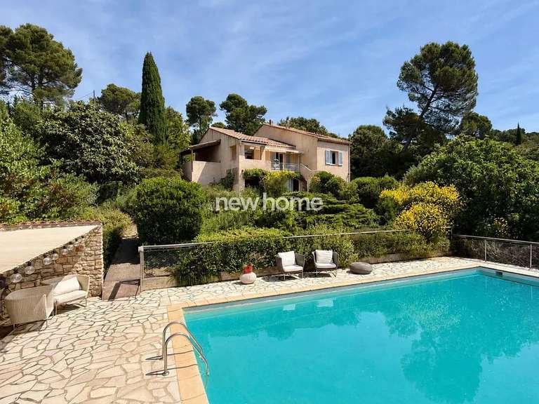 House Lorgues - 5 bedrooms - 180m²