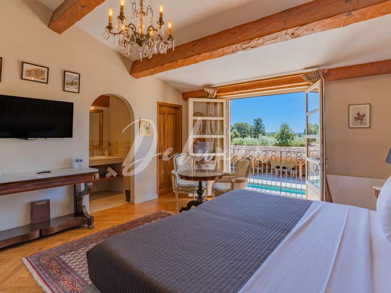 Maison Lorgues - 15 chambres - 690m²