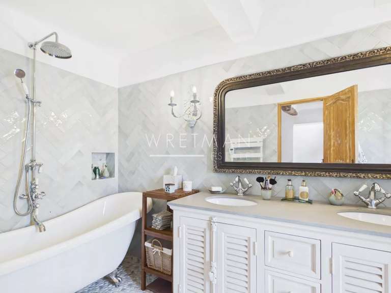 House Lorgues - 4 bedrooms - 189m²