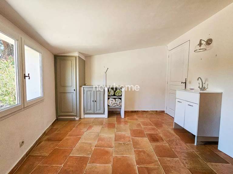 House Lorgues - 6 bedrooms - 205m²