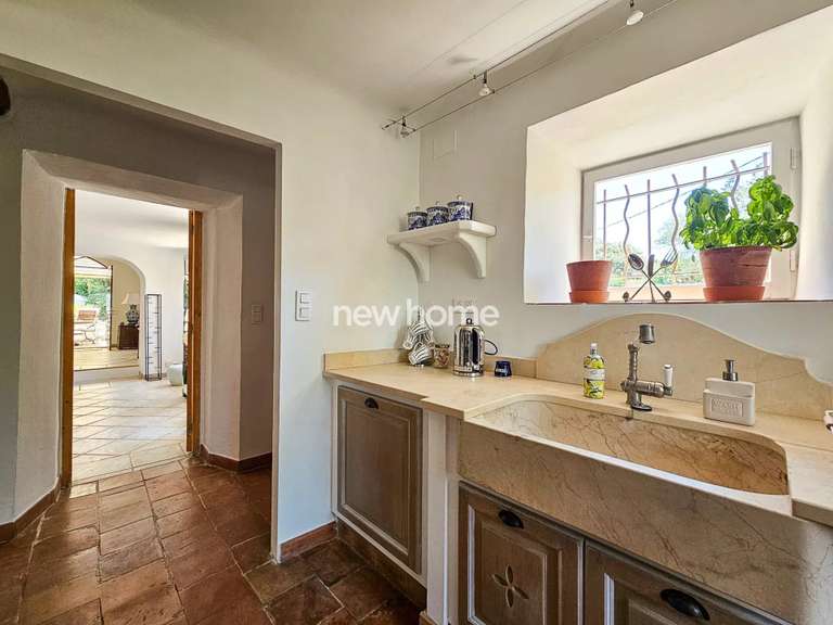 House Lorgues - 6 bedrooms - 205m²