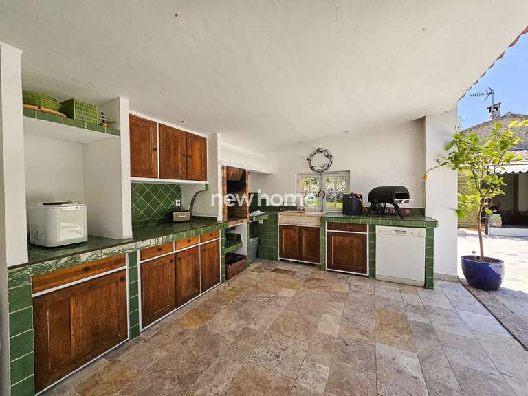 House Lorgues - 6 bedrooms - 205m²