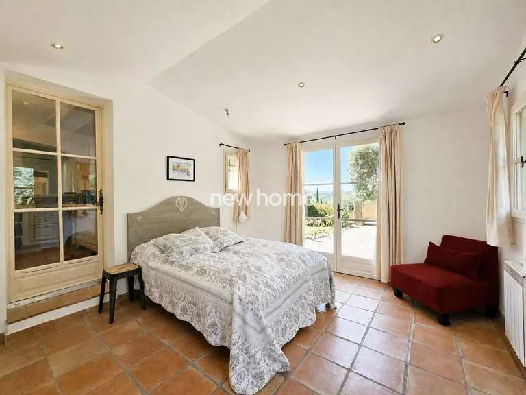 House Lorgues - 5 bedrooms - 220m²