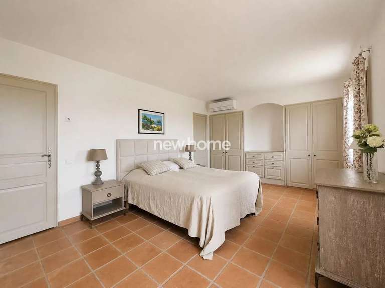 House Lorgues - 5 bedrooms - 220m²