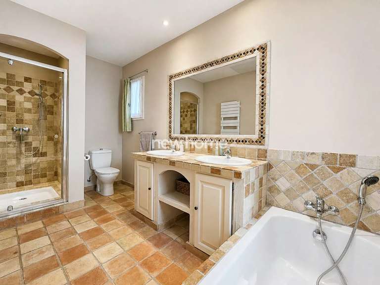 House Lorgues - 5 bedrooms - 220m²