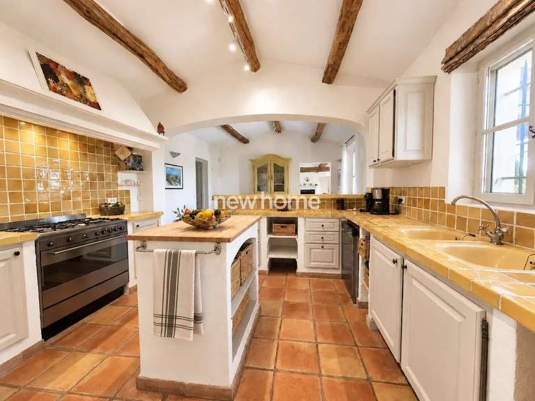 House Lorgues - 5 bedrooms - 220m²