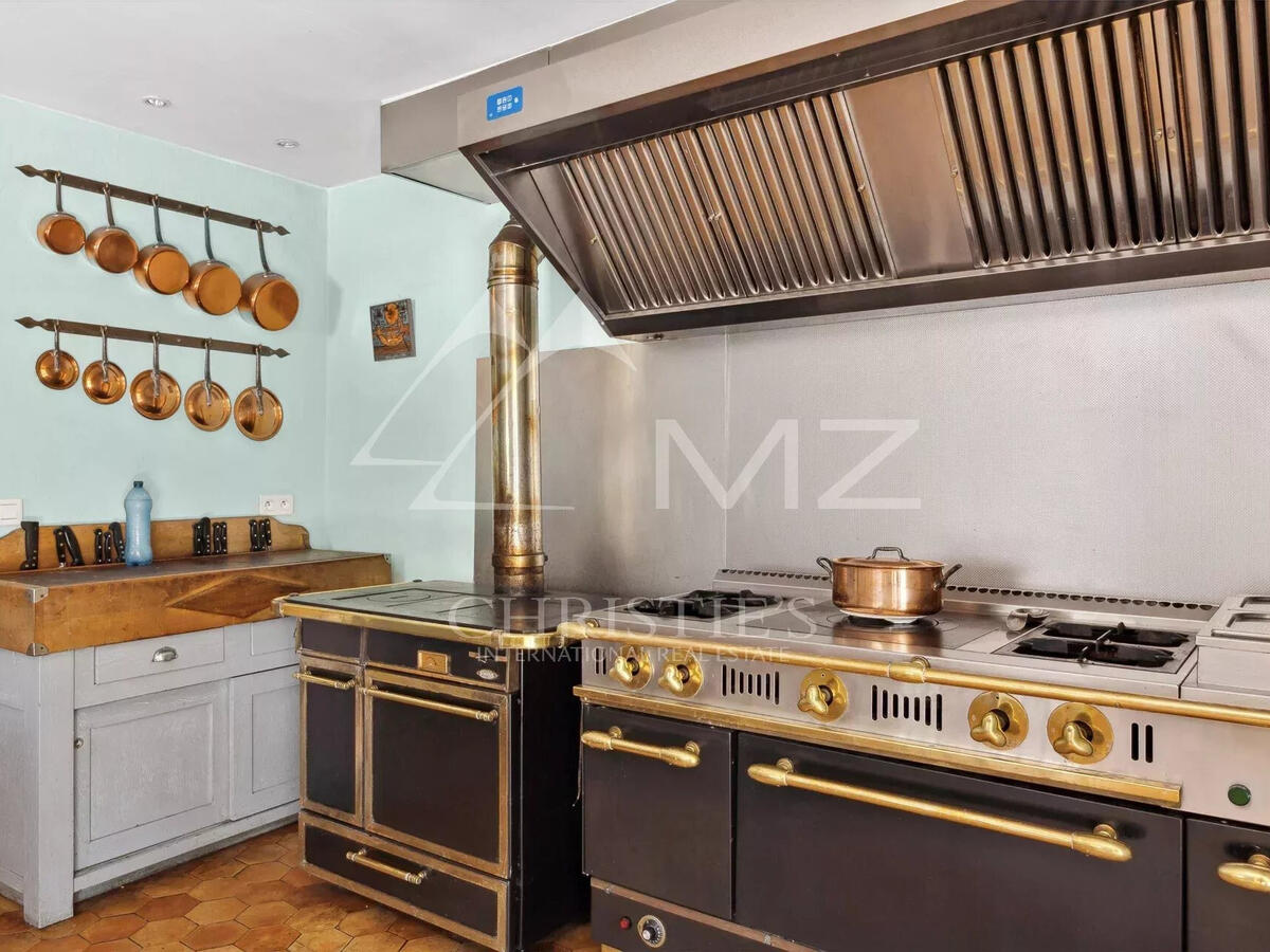 Property Lorgues
