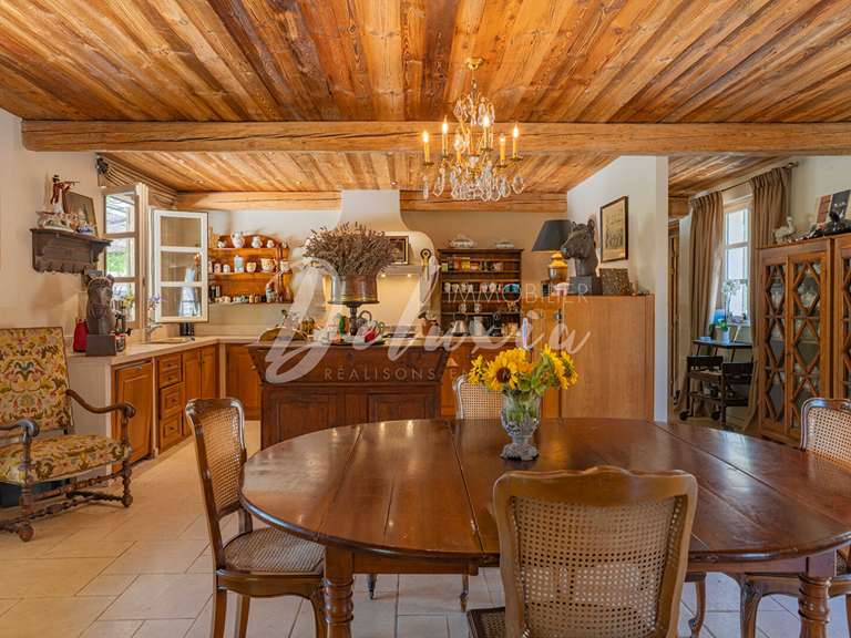 Propriété Lorgues - 15 chambres - 690m²