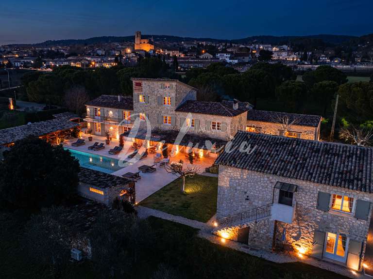 Propriété Lorgues - 15 chambres - 690m²