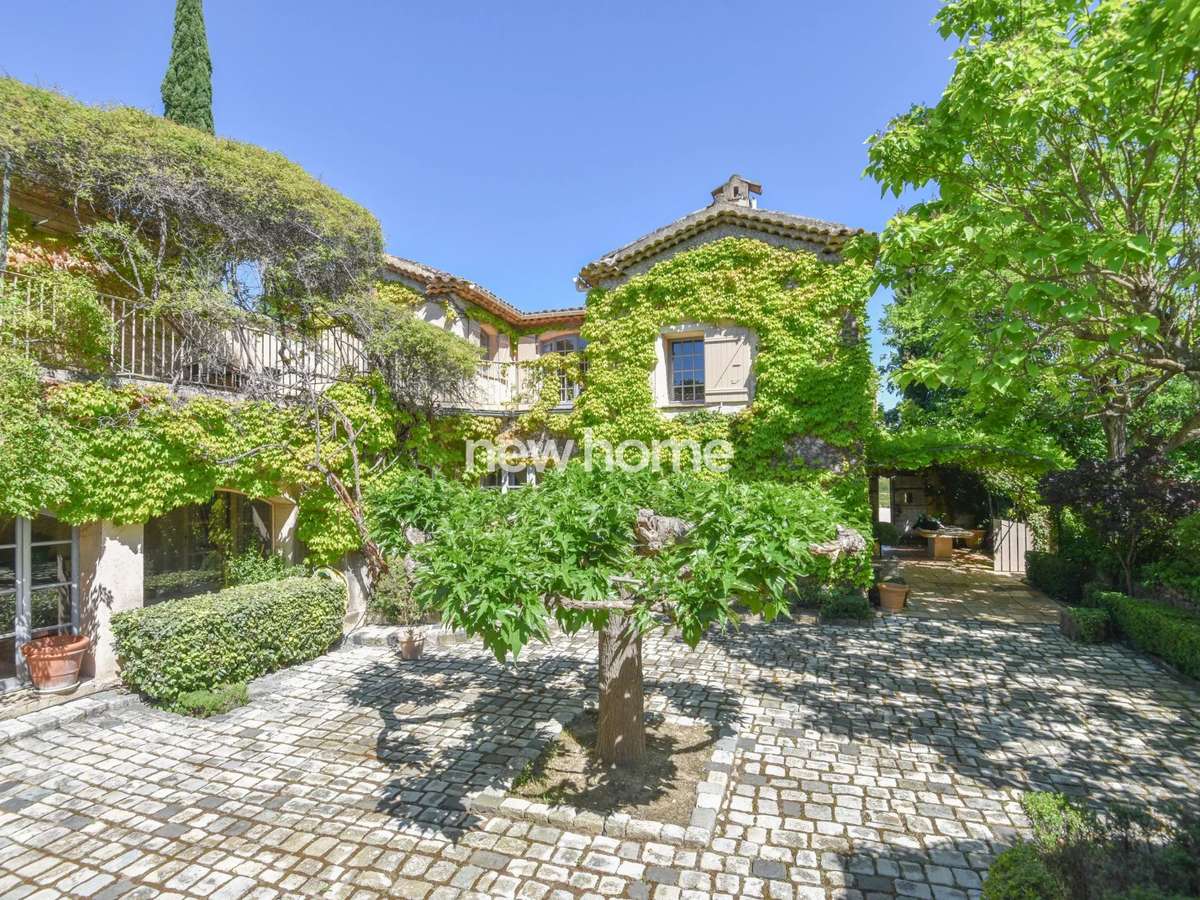 Property Lorgues