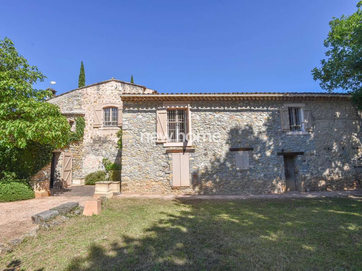 Property Lorgues