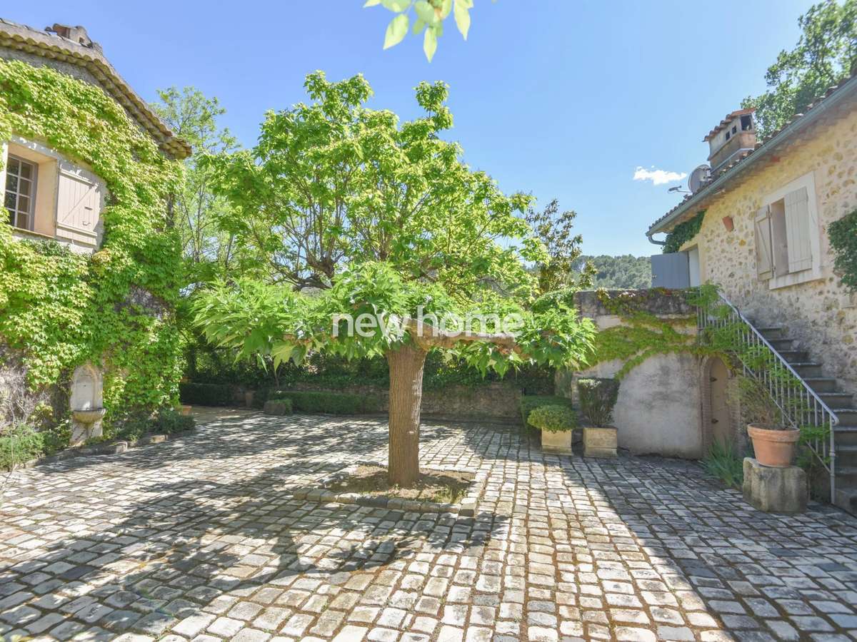 Property Lorgues