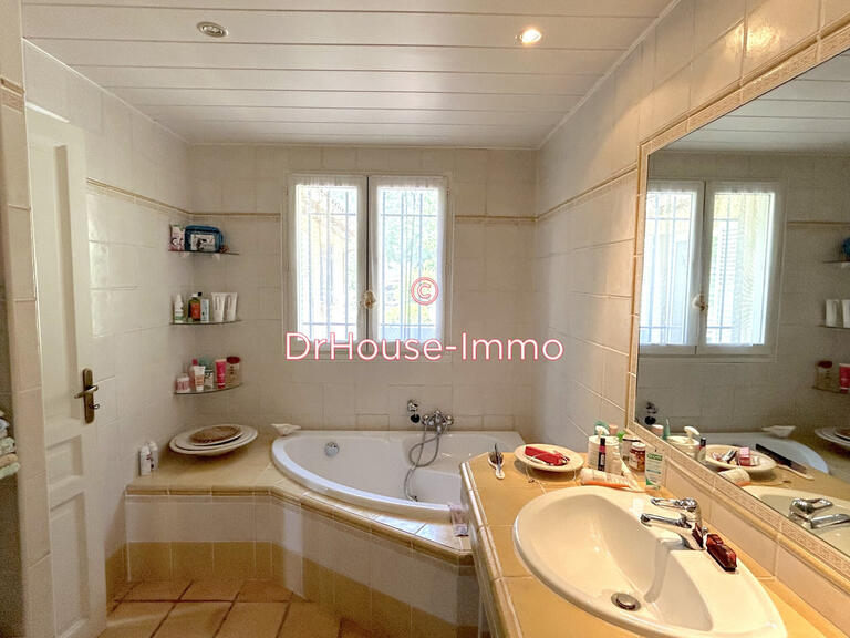 Villa Lorgues - 3 bedrooms - 206m²