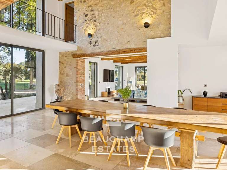 Villa Lorgues - 5 bedrooms - 324m²