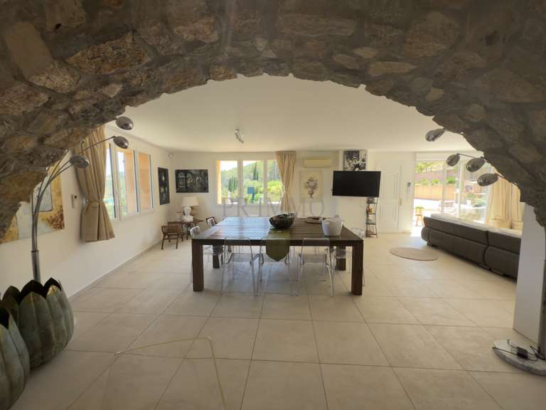 Villa Lorgues - 5 chambres - 242m²