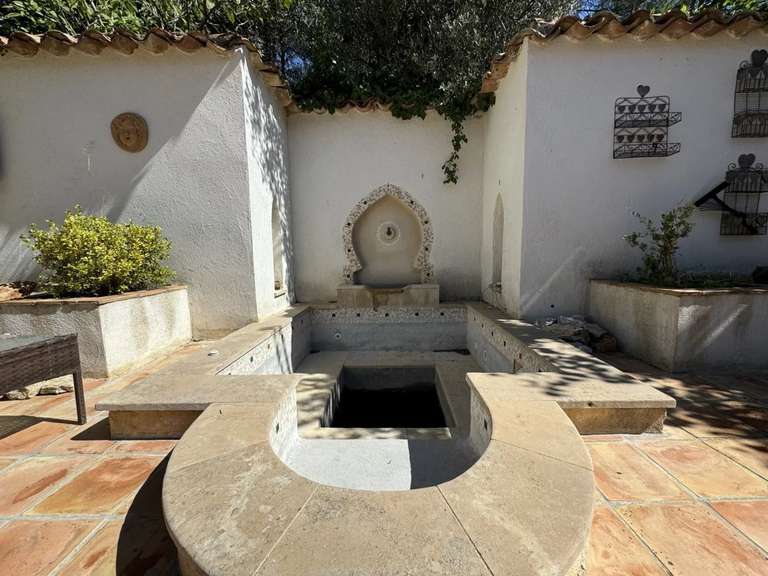 Villa Lorgues - 4 bedrooms - 310m²