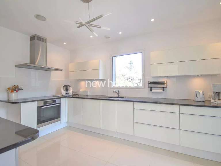 Villa Lorgues - 3 bedrooms - 220m²