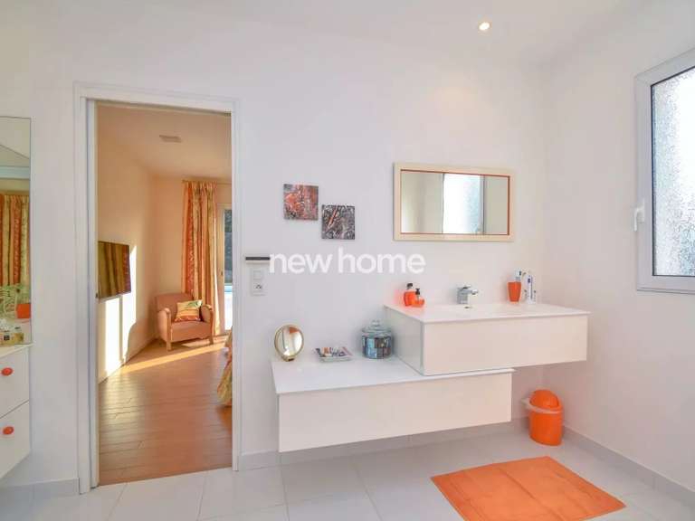 Villa Lorgues - 3 bedrooms - 220m²