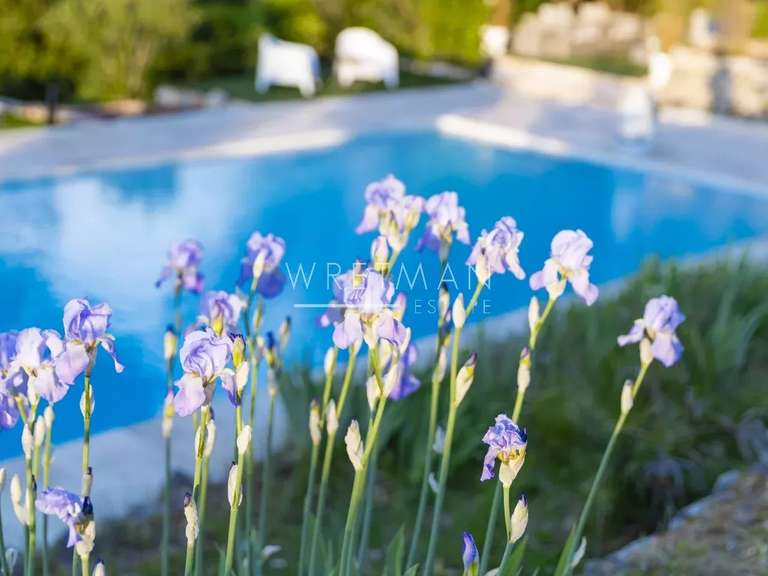 Villa Lorgues - 3 bedrooms - 240m²