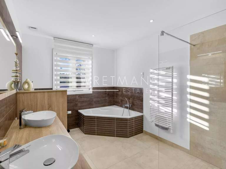 Villa Lorgues - 3 chambres - 240m²